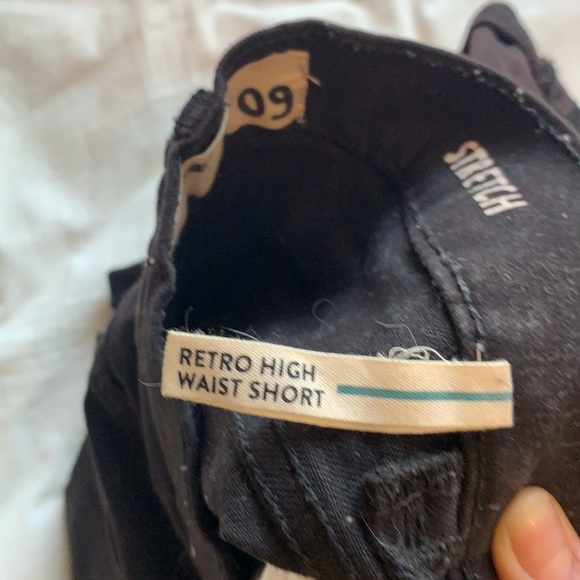 Black high waisted shorts - Picture 3 of 4